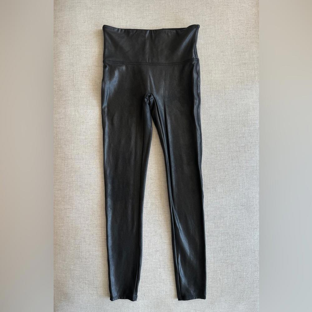 NWOT SPANX Faux Leather Leggings Black Size Medium - Picture 2 of 4
